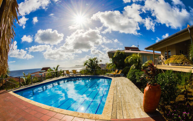 Bonaire Luxury Suites by VRHost