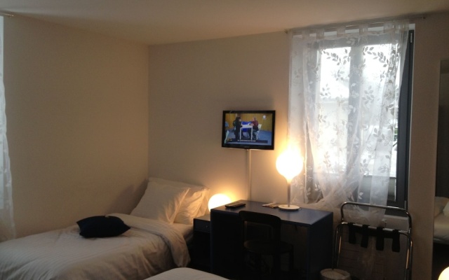 Hôtel au Boeuf Rouge – Guest Rooms – Crassier