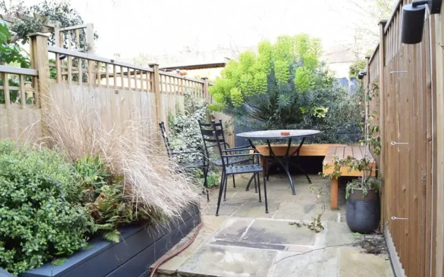 Modern Maisonette Southfields London