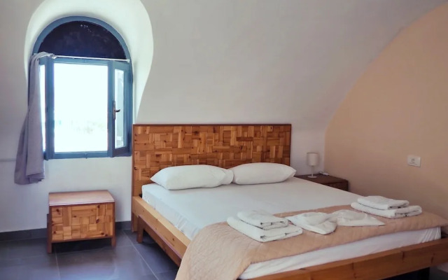Leon Lux Apartments