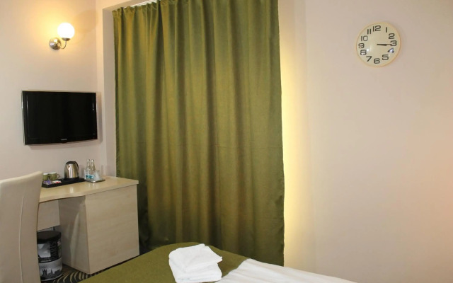 Stop Hotel