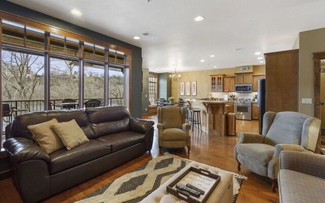 Taneycomo Retreat - Lakefront Condo