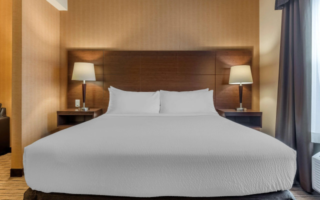 Best Western Plus Bathurst Hotel & Suites