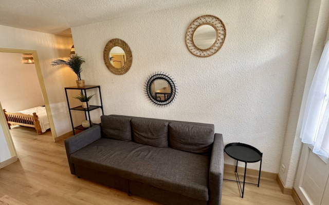 Modern 6-guest Flat in Mont-dore
