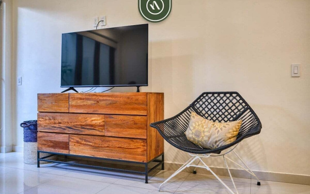Centric 1 BR Condo With Gym Amazing Rooftop Pool