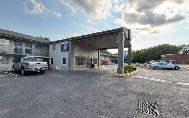 Motel 6 Charlotte, NC - Northlake