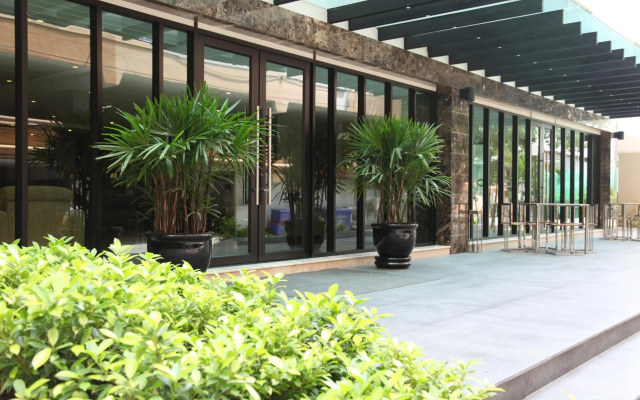 Thomson Hotel Huamark