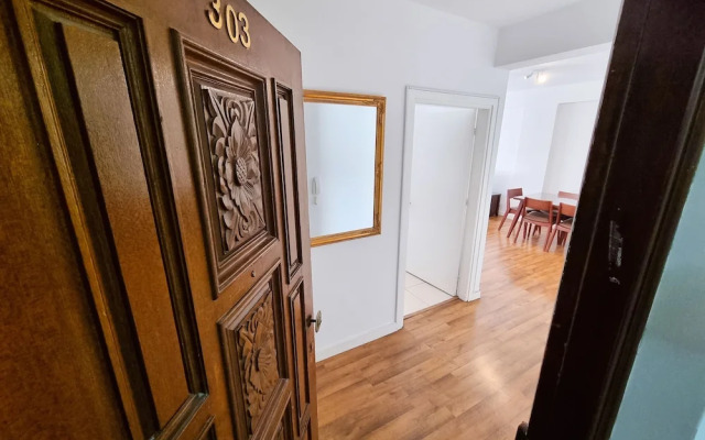 Fam Glam City Apartment
