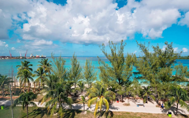 Courtyard by Marriott Nassau Downtown/Junkanoo Beach