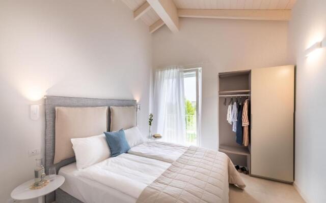 Pareus Beach Resort