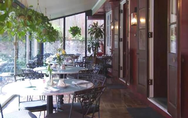 Le Richelieu Hotel