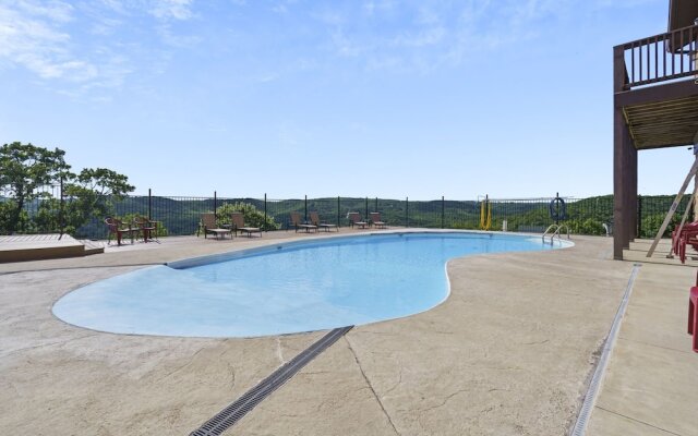 Luxury Penthouse Near Silver Dollar City