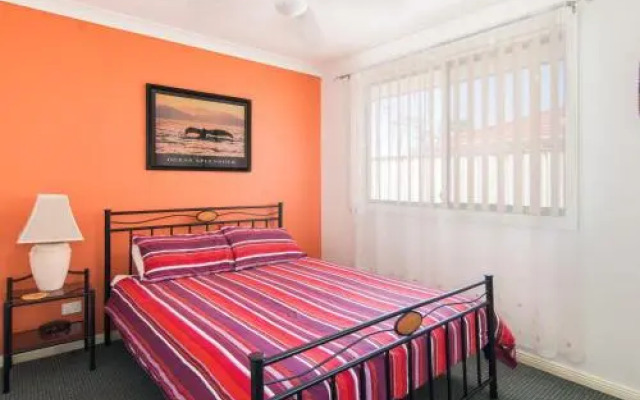 1/54 Parkes, Airconditioned