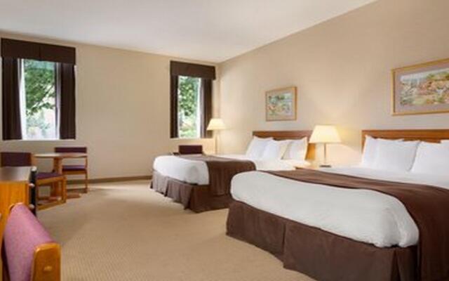 Days Inn by Wyndham Toronto East Beaches