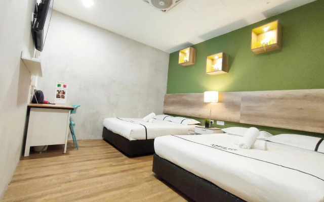 Smile Hotel Danau Kota