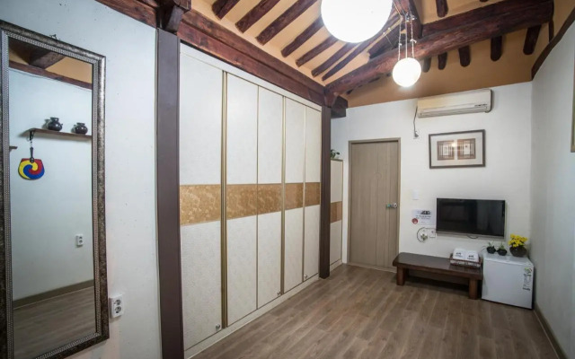 Hanok Story Guesthouse