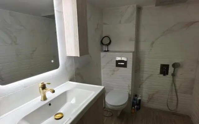 Private Room In My Residence Flat