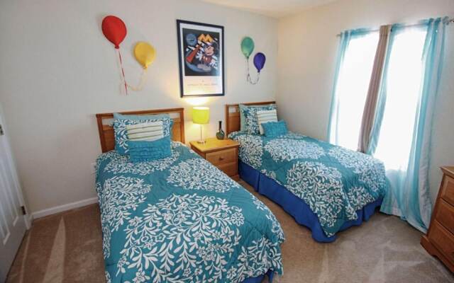 2633 Trafalgar Village