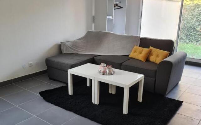 Grand studio avec jardin au calme