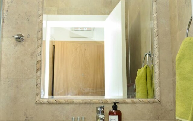 FM Luxury 1-BDR Apartment - Dream & Love