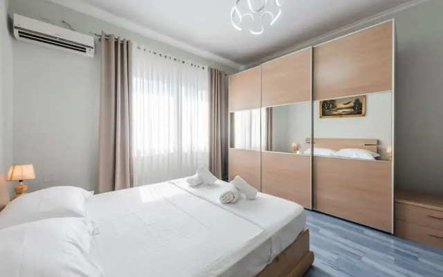 The Old-clock Apartment