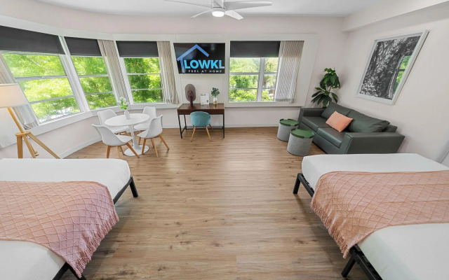 Greenview Hotel by Lowkl