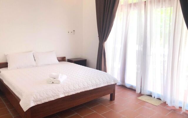 Ocean Beach Bungalows & Hostel