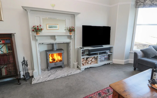 Whinstones at 4 The Villas