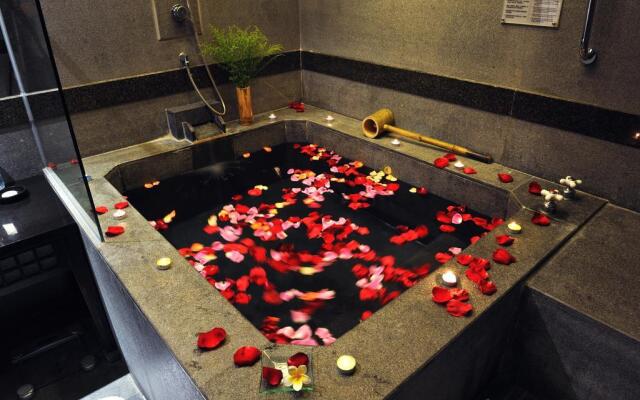 Riyuegu Hotsprings Resort