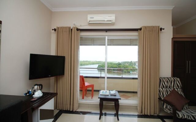Choy's Waterfront Residence