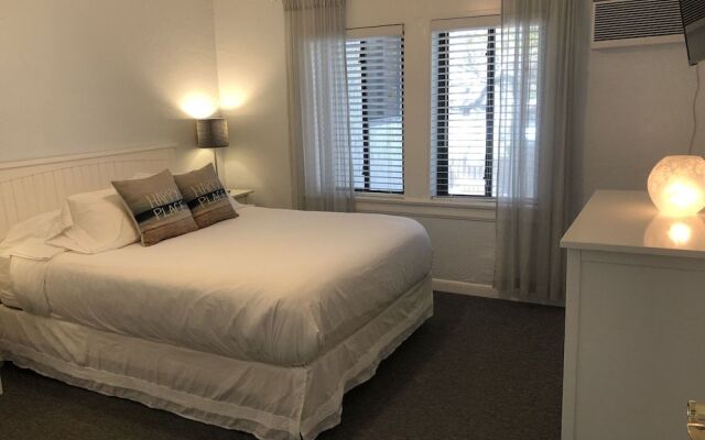 Sabal Palms Inn