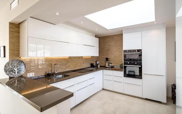 MA2- Sea views, walking distance to Puerto Banus