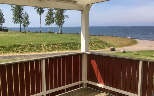 Nice Home in Sjötorp With Wifi and 3 Bedrooms