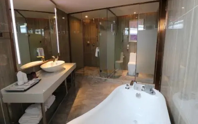 Lavande Hotel (Jiangmen Heshan Dapeng Road)