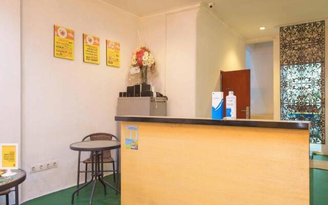 RedDoorz @ Taman Galaxy Bekasi