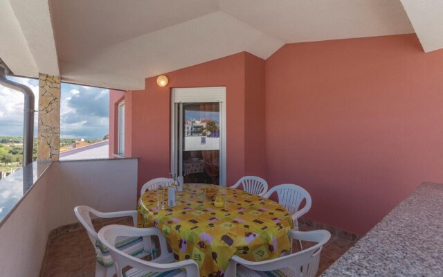 Stunning Home in Banjole With Wifi and 5 Bedrooms