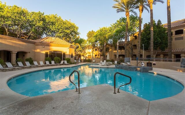 Canuck Condo 2 BR by Casago