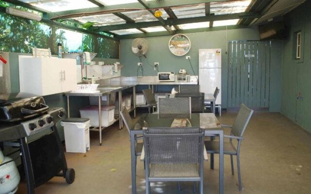 Rainforest Motel
