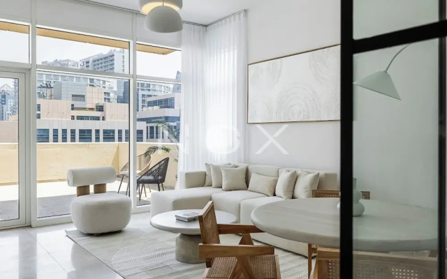 1Br Study 706 Bay Square B7