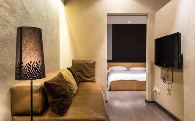 Downtown Luxury Design Apartment