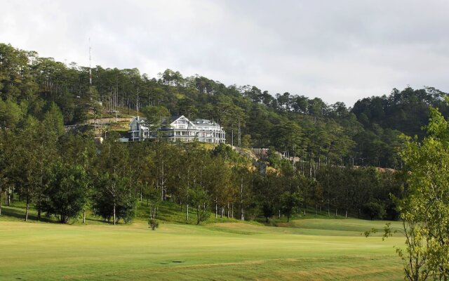 SAM Tuyen Lam Golf & Resorts