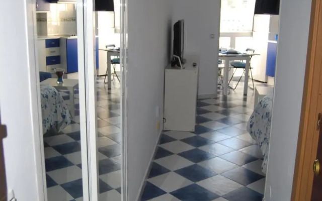 M3 904 Azul Mediterráneo bonito y confortable estudio