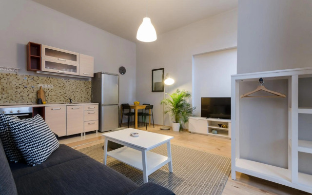 I30 Studio Apartment In Central Location.