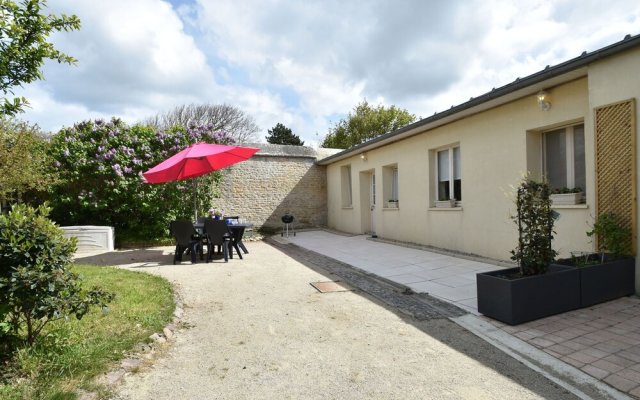 Simple Cottage Opposite the Beach and Within Walking Distance of the Facilities