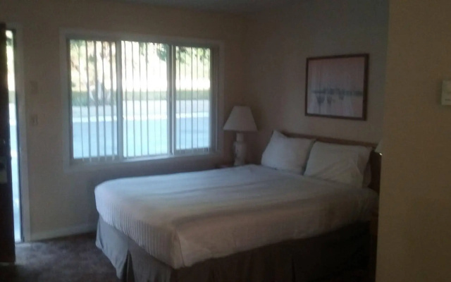 Bay Bridge Motel