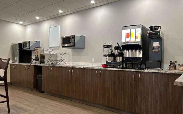 Howard Johnson by Wyndham Thunder Bay