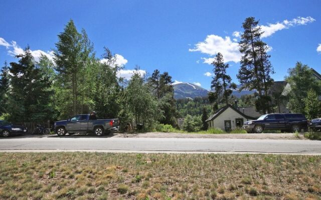 Bear Pine 4 Br home by RedAwning