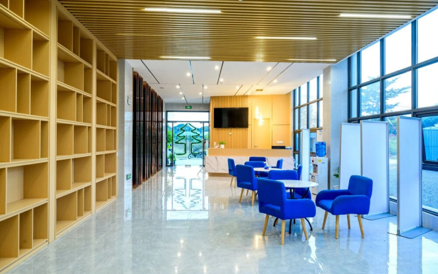 Ark Hotel