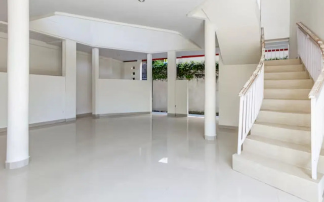 Collection O Near Seminyak Beach Formerly The Kumpi Hotel