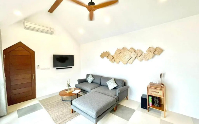 King Bed Pool Villa Paradise - North Seminyak